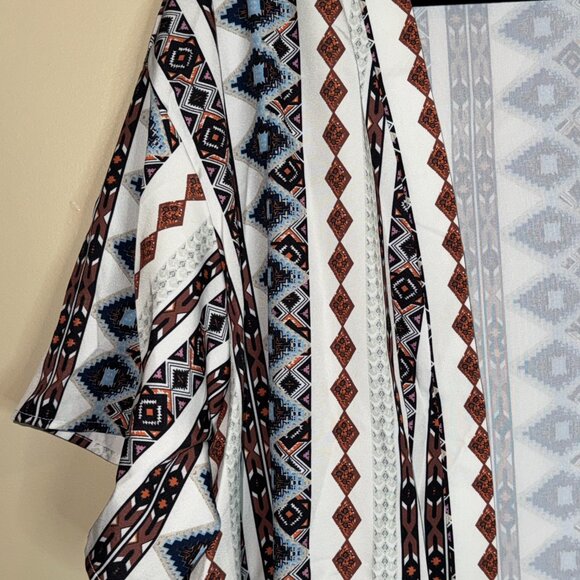 Women's Aztec 2 Piece Set - Picture 2 of 9